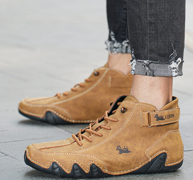 Brown Unisex Minimalist Zero Drop Barefoot Shoes on the model