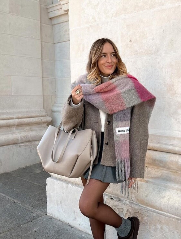 Taupe Women’s Vintage Spacious Design Tote Bag on the model