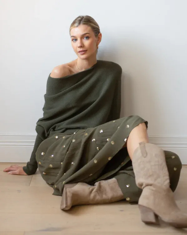 Green Women’s Swing Collar Off-Shoulder Knit Jumper on model