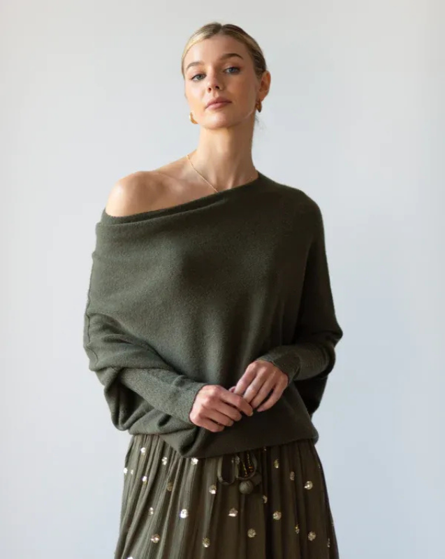 Green Women’s Swing Collar Off-Shoulder Knit Jumper on model