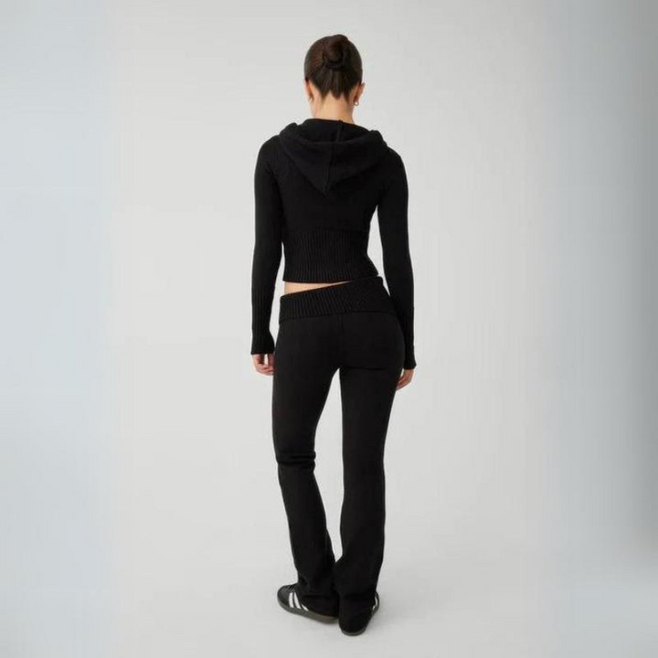 Black Women’s Cozy Fitted Zip-Up Cloud Knit Set on the model