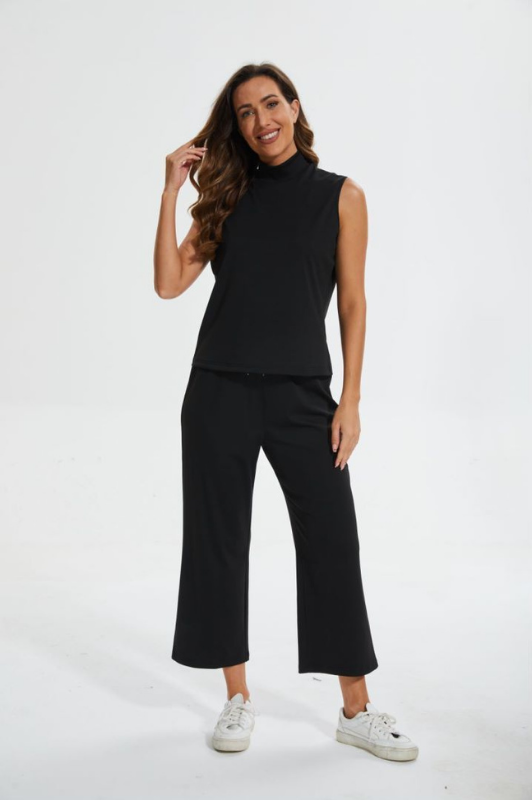 Black Women’s Wide-Leg Cropped Pant Lounge Set on the model