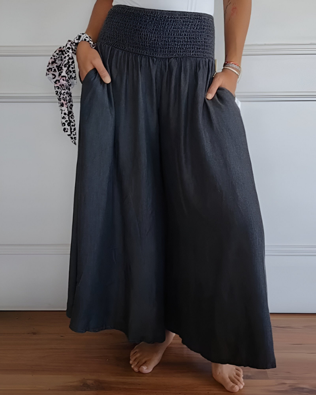 Black Women’s Stretch-Waist Flowy Casual Skirt on the model