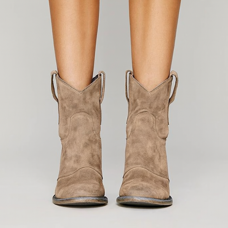 Women’s Cowboy Ankle Boots in Vintage Western Style