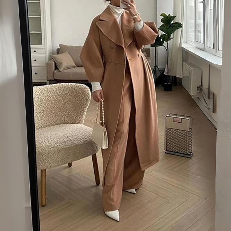 Women's Long Wool Coat – Oversized Lapel Double-Breasted Design