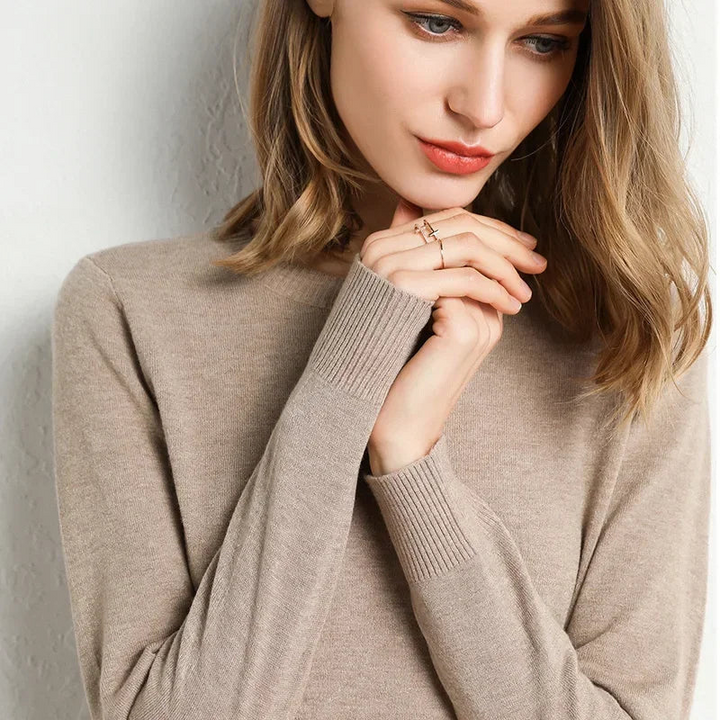 Women's O-Neckline Wool and Ribbed Knit Sweater