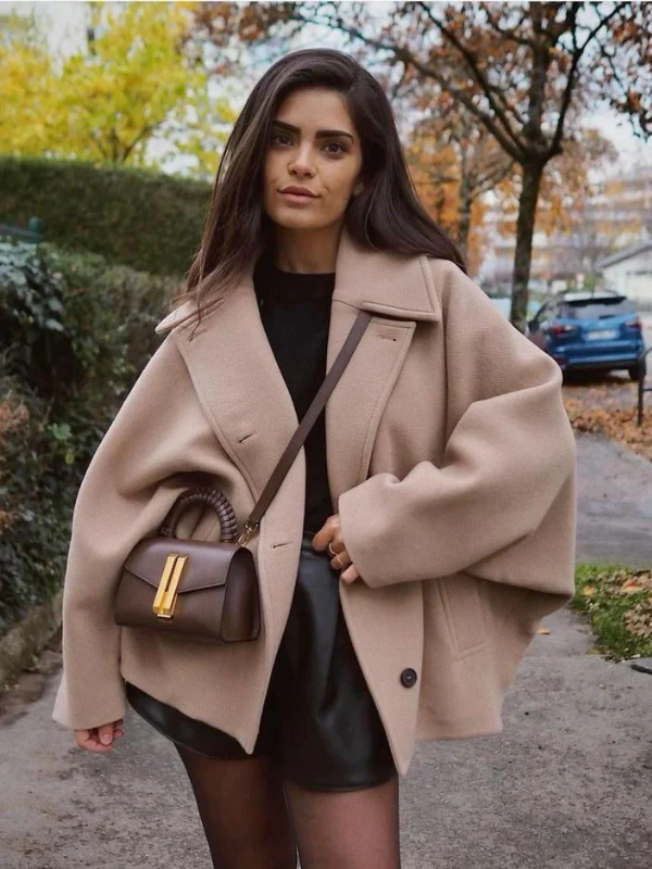 Women's Oversized Winter Coat – Stylish Buttoned Design