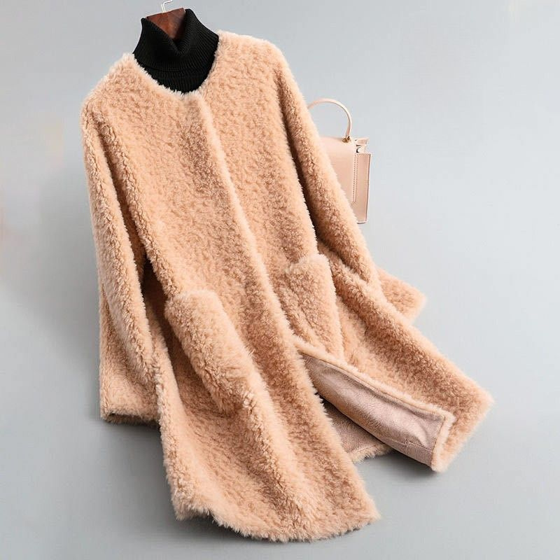 Women's Shearling Winter Coat – Luxurious Draped Silhouette for Cold Weather