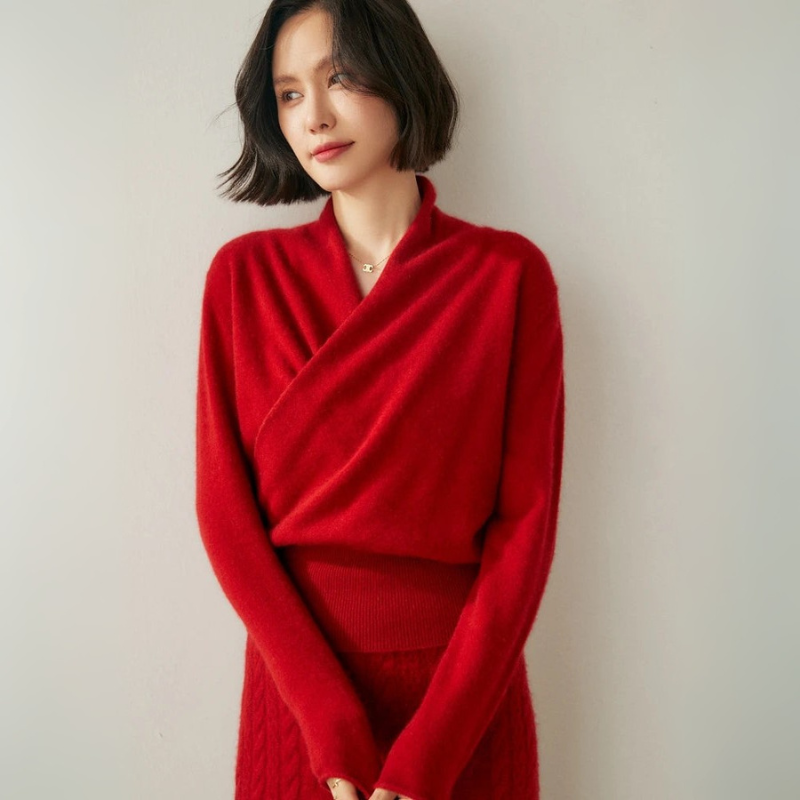 Women's Stylish Cashmere Sweater with Crossover Collar