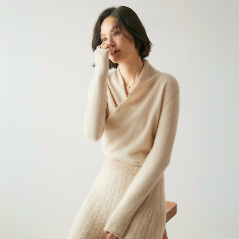 Women's Stylish Cashmere Sweater with Crossover Collar