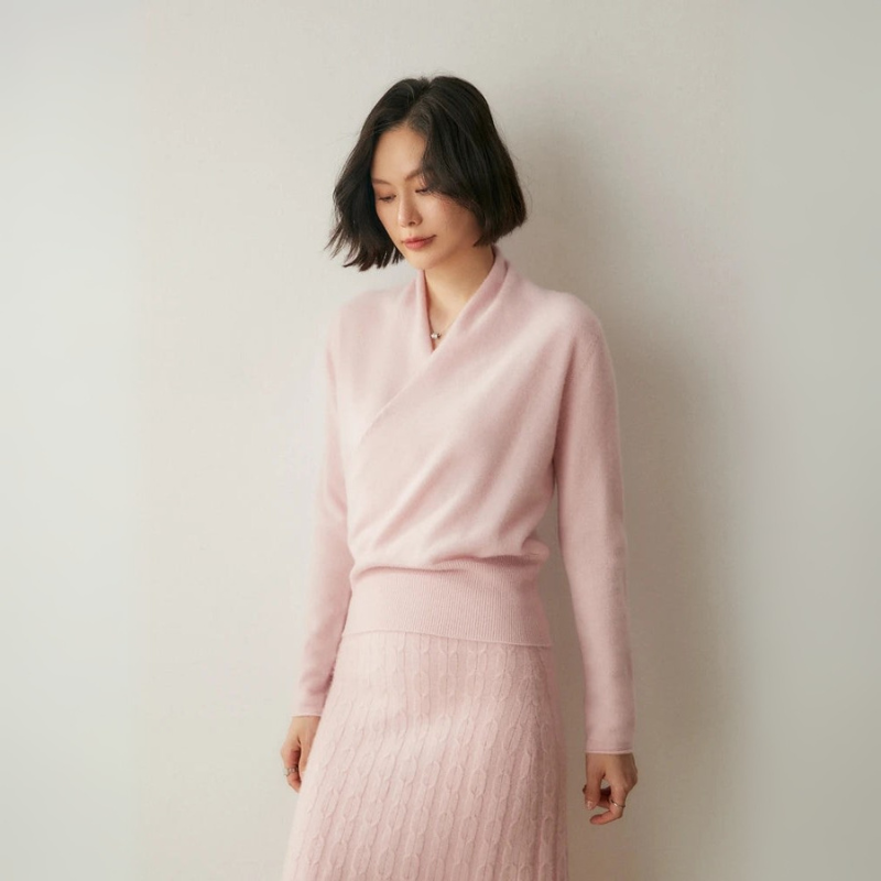 Women's Stylish Cashmere Sweater with Crossover Collar