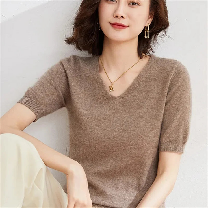 Women's V-Neck Plain Knit Top for Minimalist Daily Wear