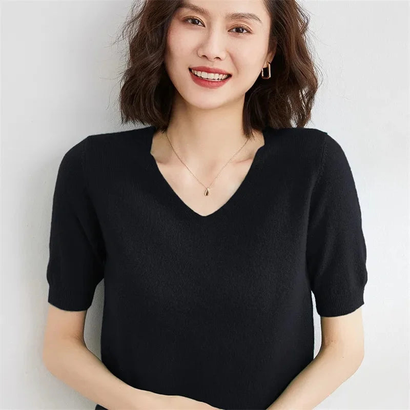 Women's V-Neck Plain Knit Top for Minimalist Daily Wear