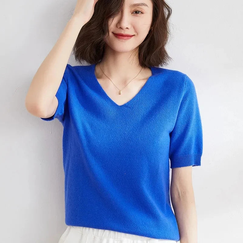 Women's V-Neck Plain Knit Top for Minimalist Daily Wear