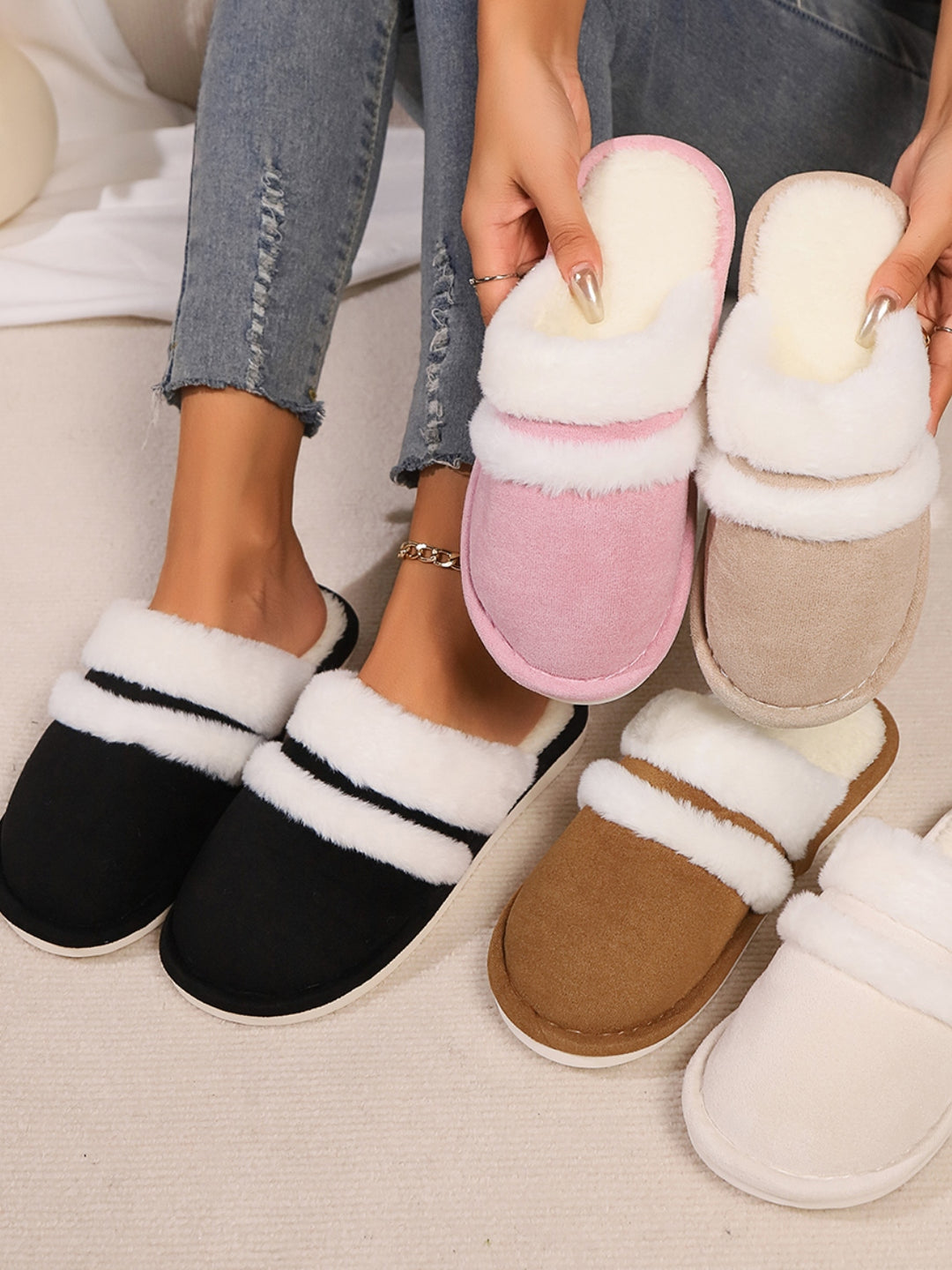 Isabelle | Women's Contrast Faux Fur Round Toe Slippers