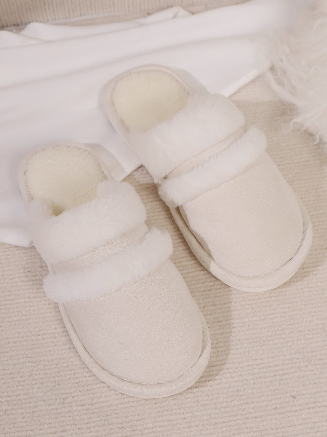 Isabelle | Women's Contrast Faux Fur Round Toe Slippers