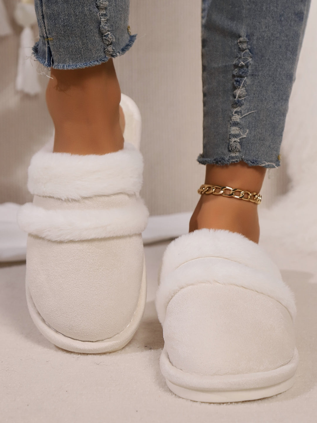 Isabelle | Women's Contrast Faux Fur Round Toe Slippers
